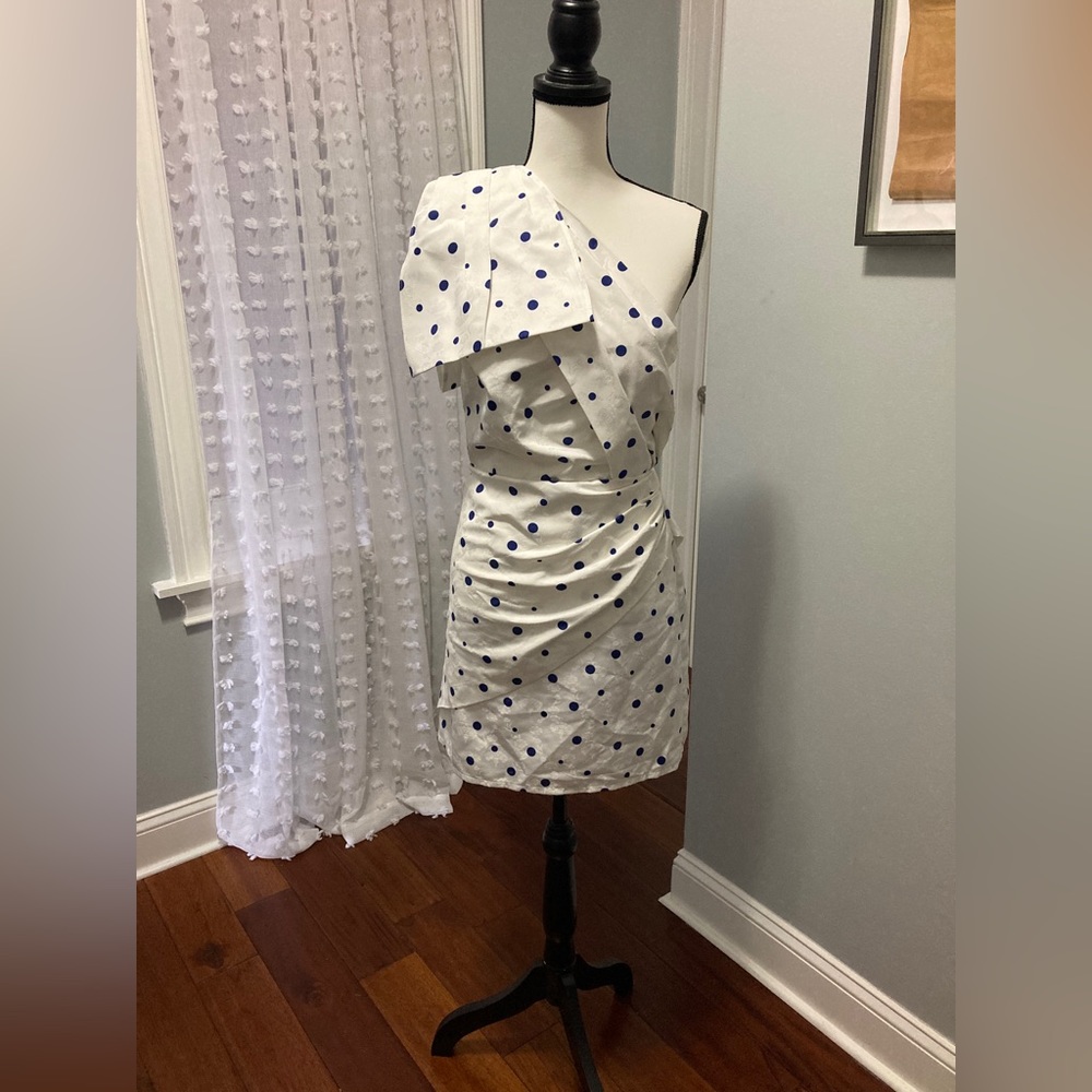 Perfect polka dot dress!